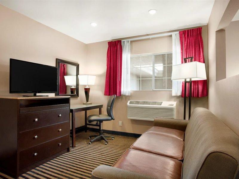 Ramada By Wyndham Marina Del Rey Hotel Eksteriør billede