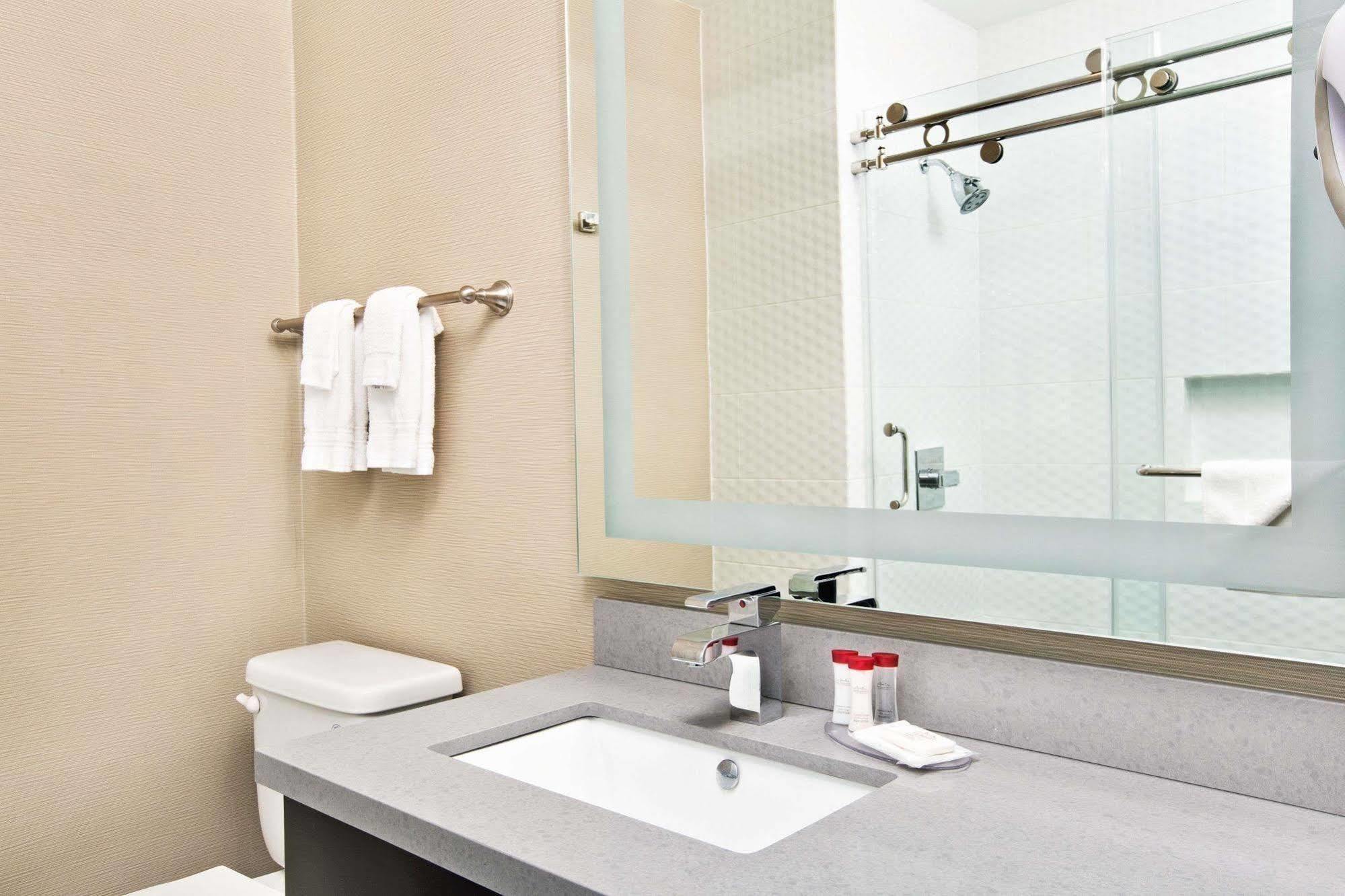 Ramada By Wyndham Marina Del Rey Hotel Eksteriør billede